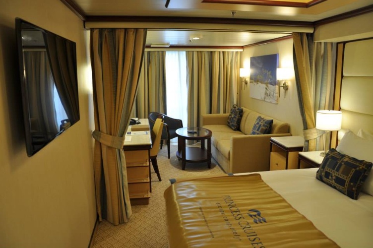 regal_princess_mini_suite